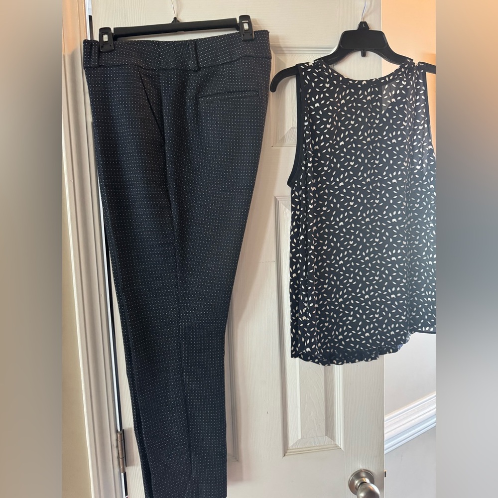 Women's NAVY Patterned Pants and coordinating top both from the LOFT